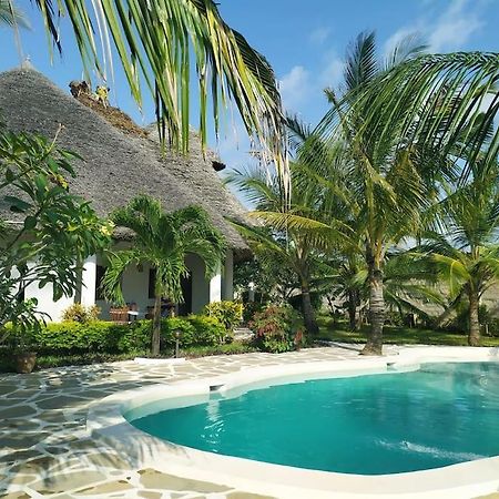 Twiga House Resort Piscina ☆☆☆☆☆ Pearl Beach Watamu Buitenkant foto
