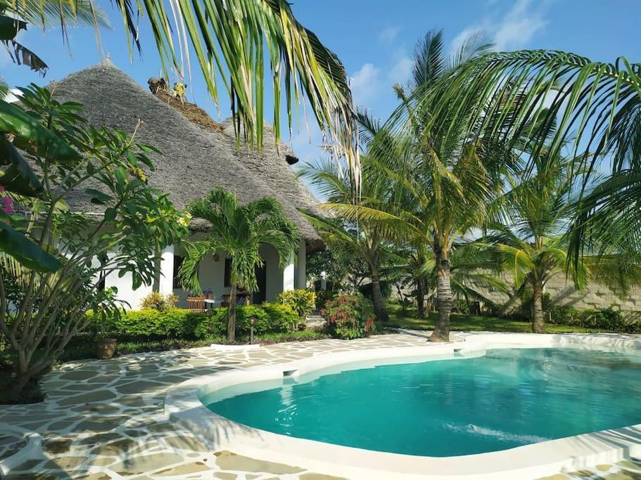 Twiga House Resort Piscina ☆☆☆☆☆ Pearl Beach Watamu Buitenkant foto