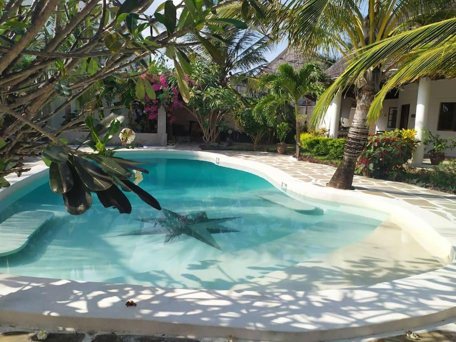 Twiga House Resort Piscina ☆☆☆☆☆ Pearl Beach Watamu Buitenkant foto
